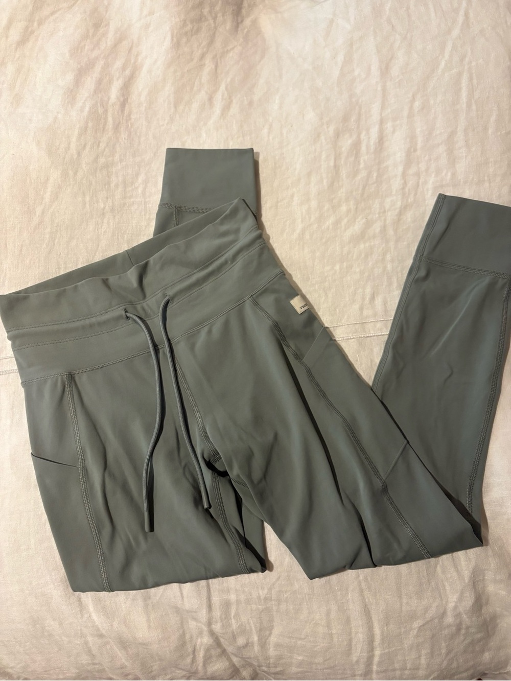 High-Waist Active Leggings in Pistachio